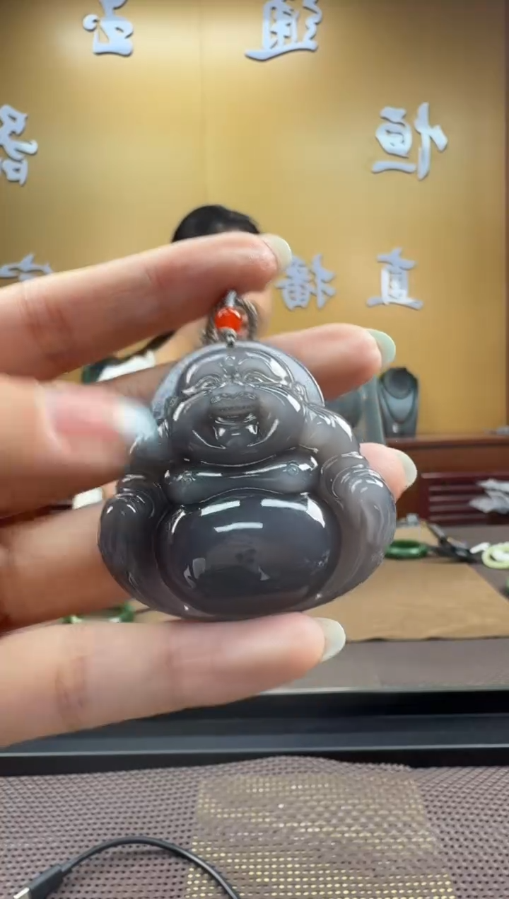颈饰未镶嵌和田玉挂件