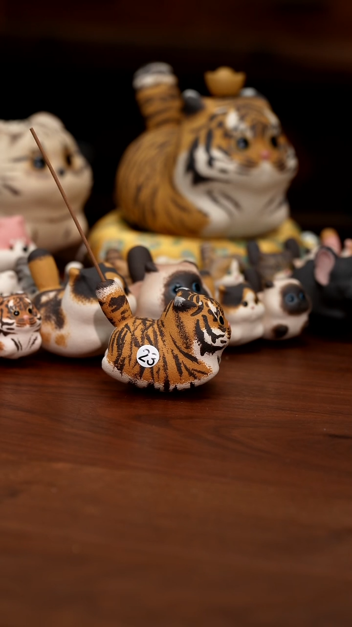 紫砂摆件六天的中号老虎香插