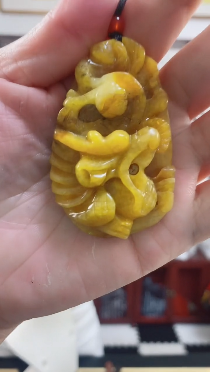 未镶嵌岫玉颈饰1