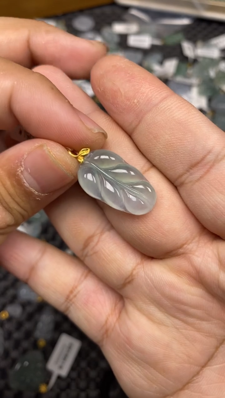 【闪购商品】翡翠吊坠(不含链)18K金镶嵌50932