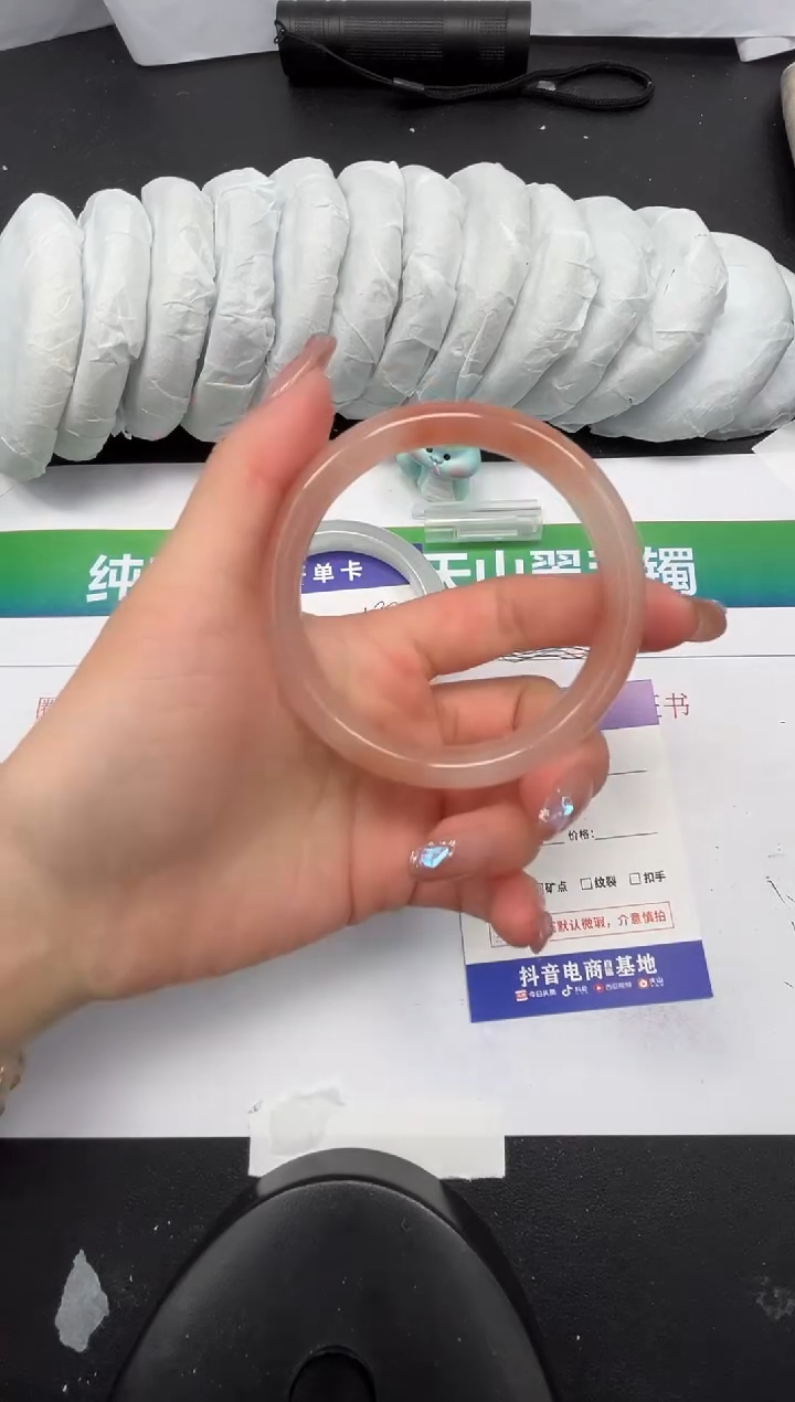 【闪购商品】石英质玉手镯未镶嵌37-60.7