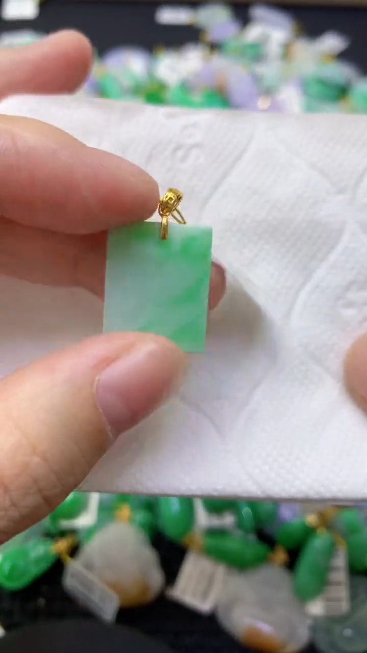 颈饰未镶嵌翡翠天然缅甸翡翠A货