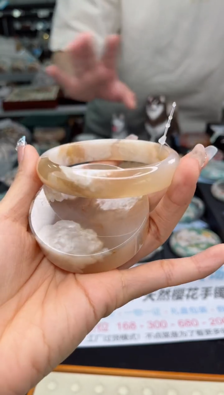 【闪购商品】石英质玉手镯未镶嵌63圈口（赠品镯心）1194024