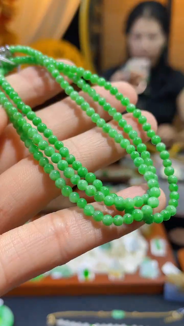 颈饰未镶嵌翡翠项链