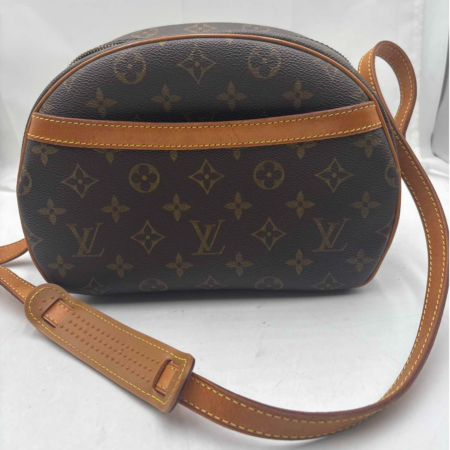 95新 LouisVuitton/路易威登 单肩包/T20238201