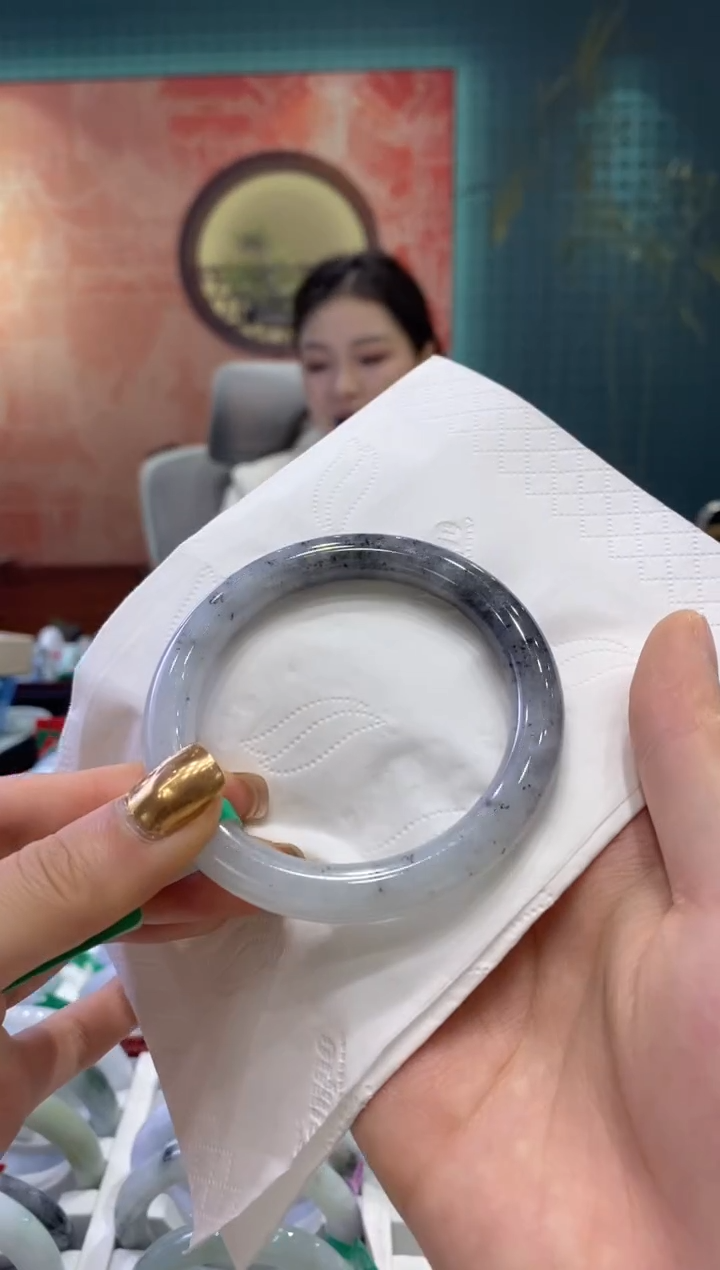 【闪购商品】翡翠手镯未镶嵌多人12870