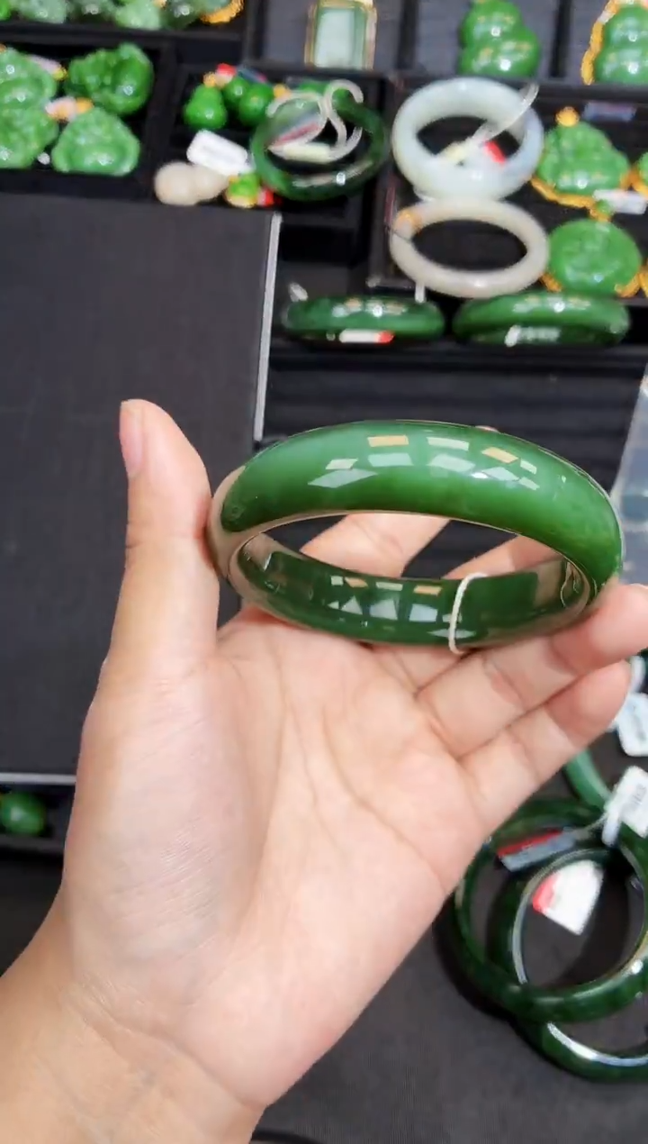 未镶嵌手镯和田玉清**鑫多样性发一
