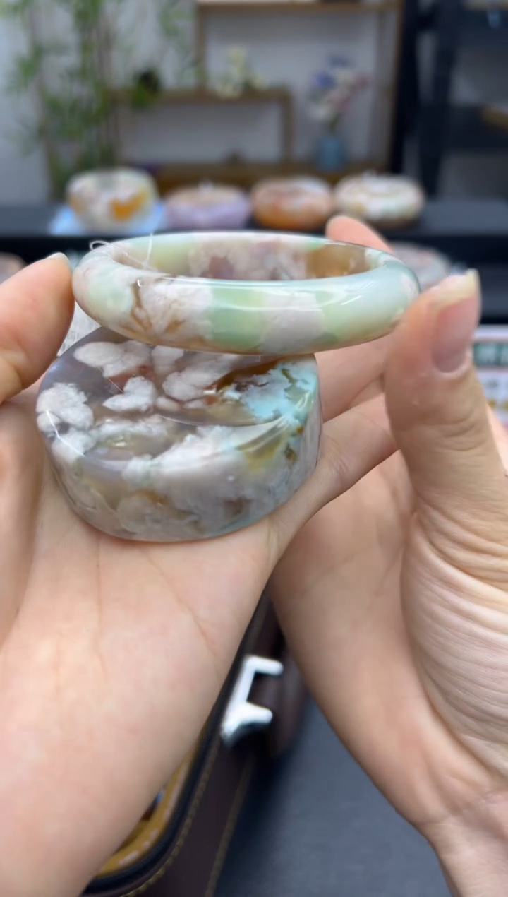 【闪购商品】石英质玉手镯未镶嵌A75(57圈赠送镯心)