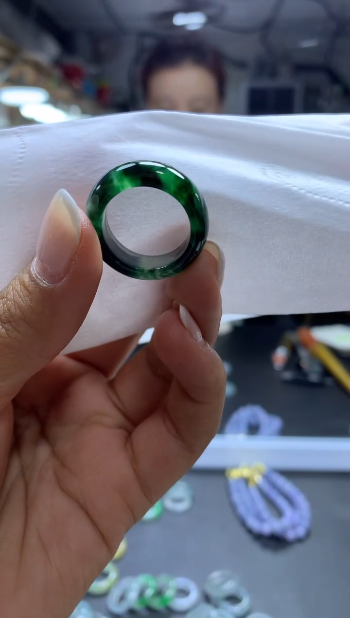 未镶嵌定制翡翠?****️戒圈#3999元-毛货需精细抛光