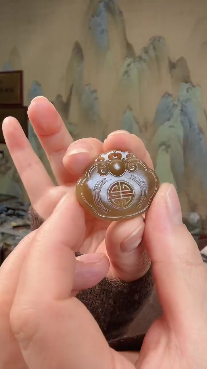 颈饰未镶嵌和田玉.