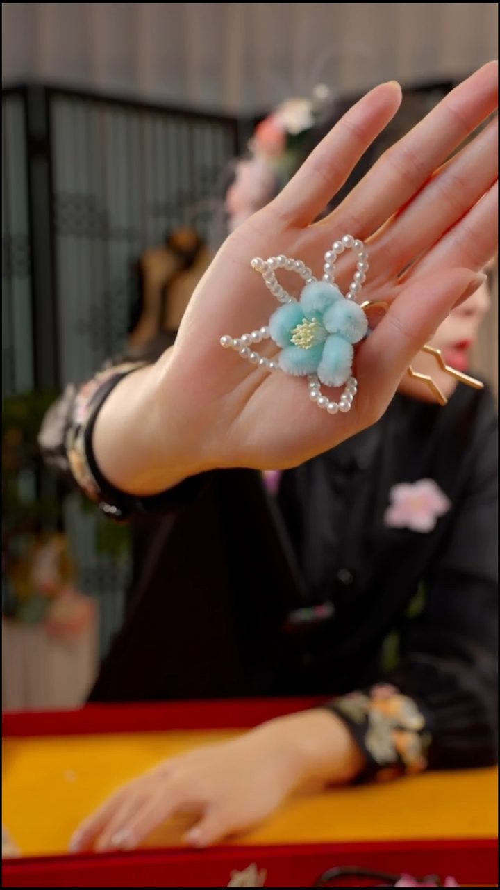 刺绣非遗苏绣绒花饰品