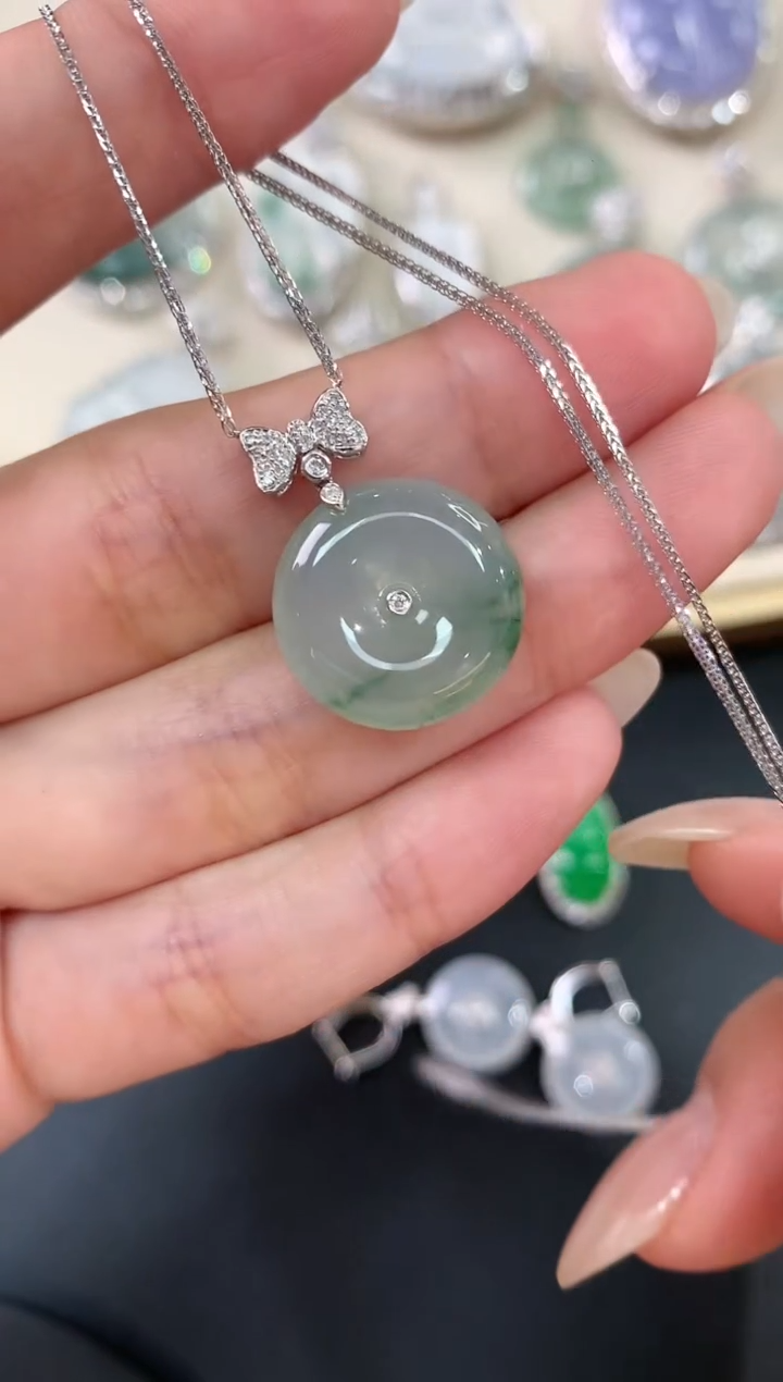 【闪购商品】翡翠吊坠(赠链)18K金镶嵌A611|3800