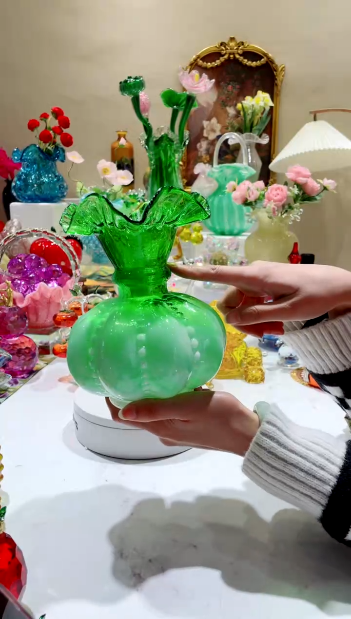【闪购商品】琉璃手工艺品绿白菜芬顿花瓶   微瑕