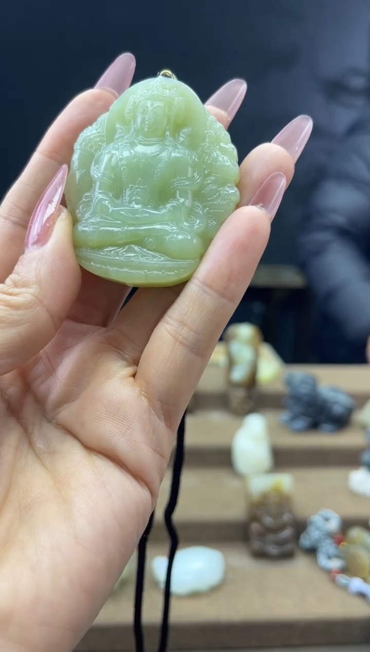 颈饰未镶嵌和田玉1