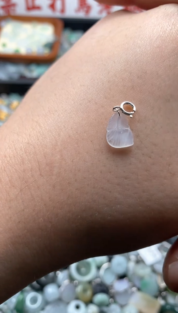 【闪购商品】翡翠颈饰未镶嵌哥哥