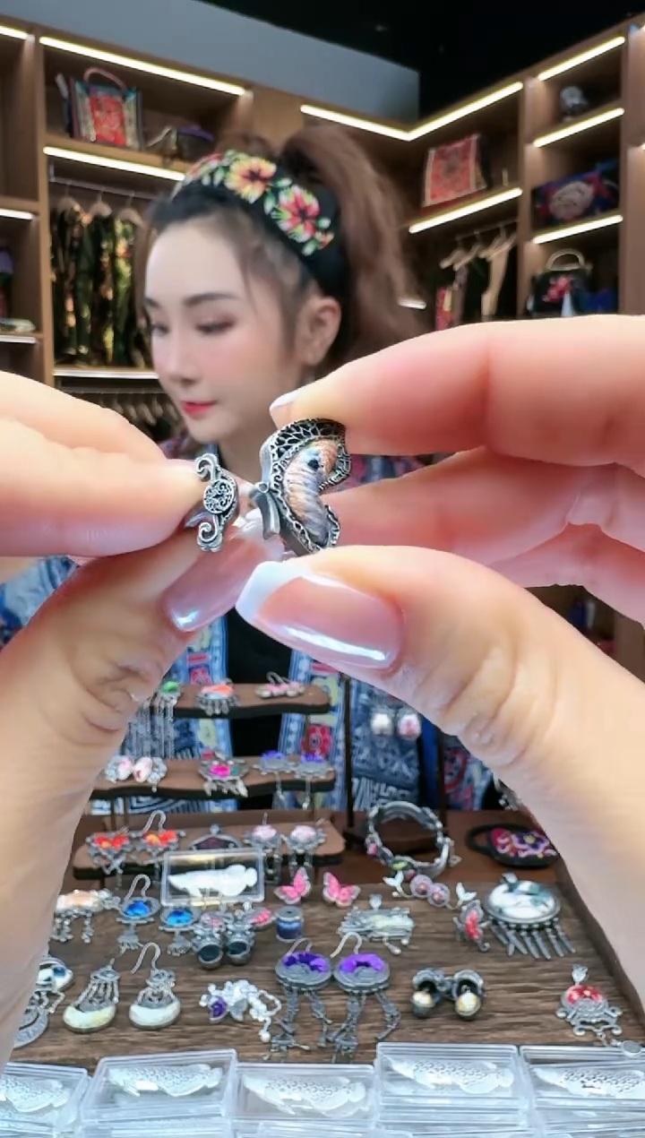【闪购商品】织绣154黔东南苗族刺绣