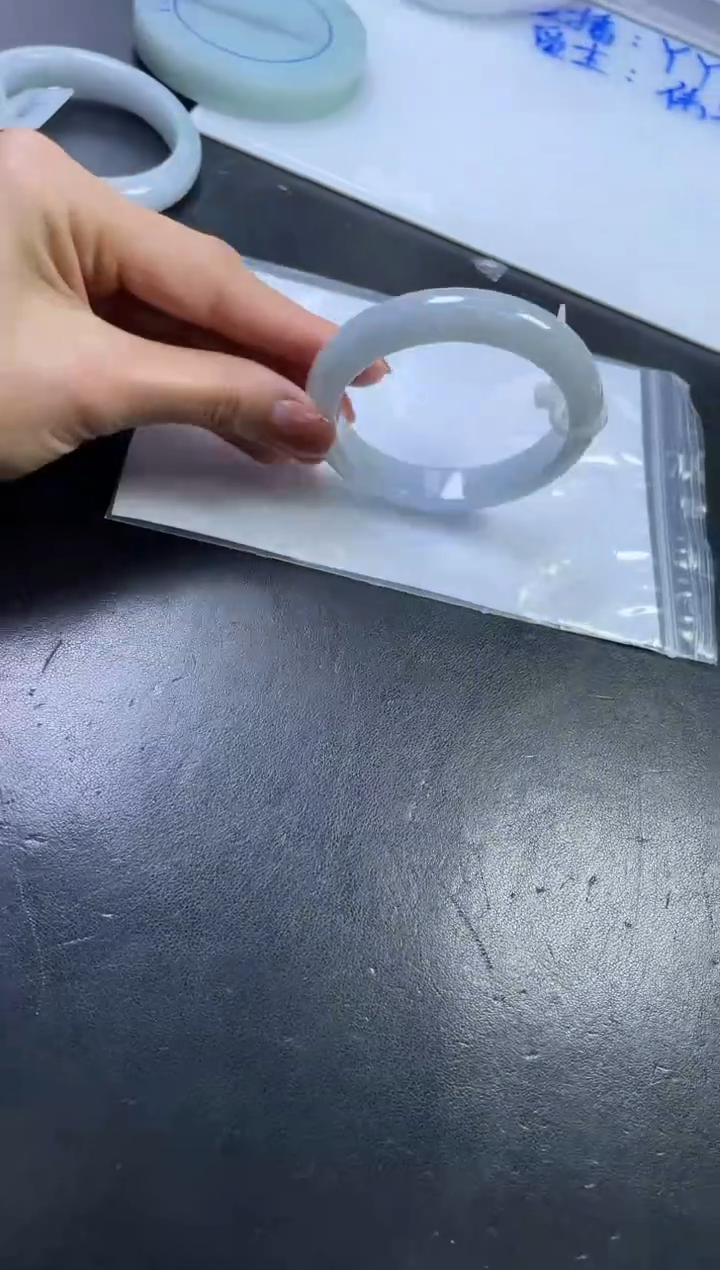 【闪购商品】定制翡翠手镯未镶嵌手镯