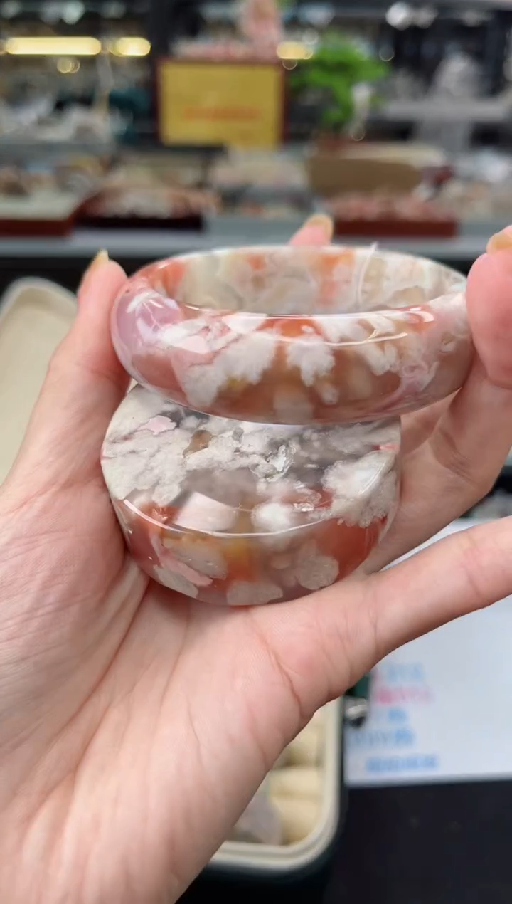 【闪购商品】石英质玉手镯未镶嵌59圈口（赠品镯心）2S9022