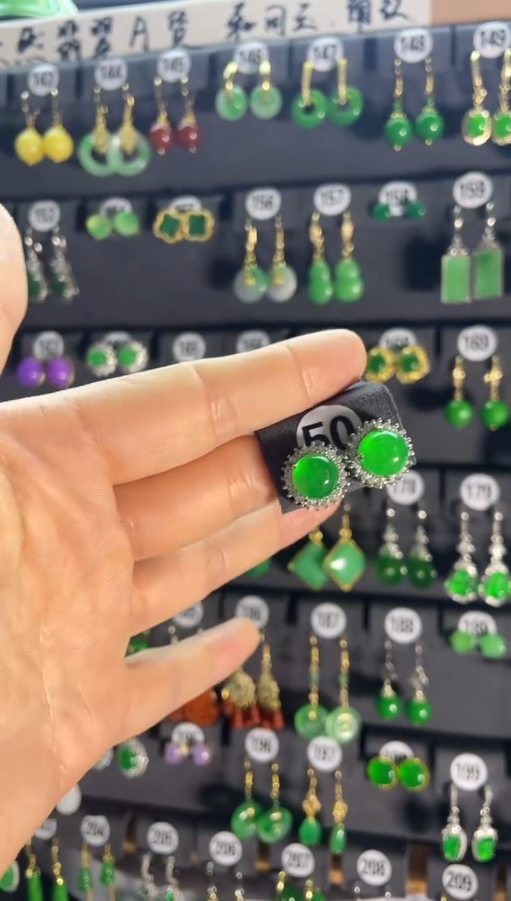 【闪购商品】翡翠颈饰银S925镶嵌50...