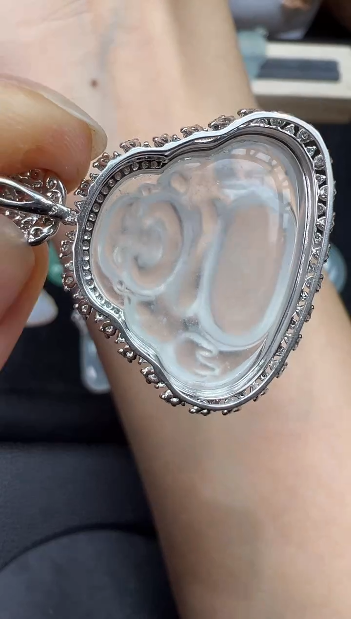 【闪购商品】翡翠颈饰18K金镶嵌勿拍