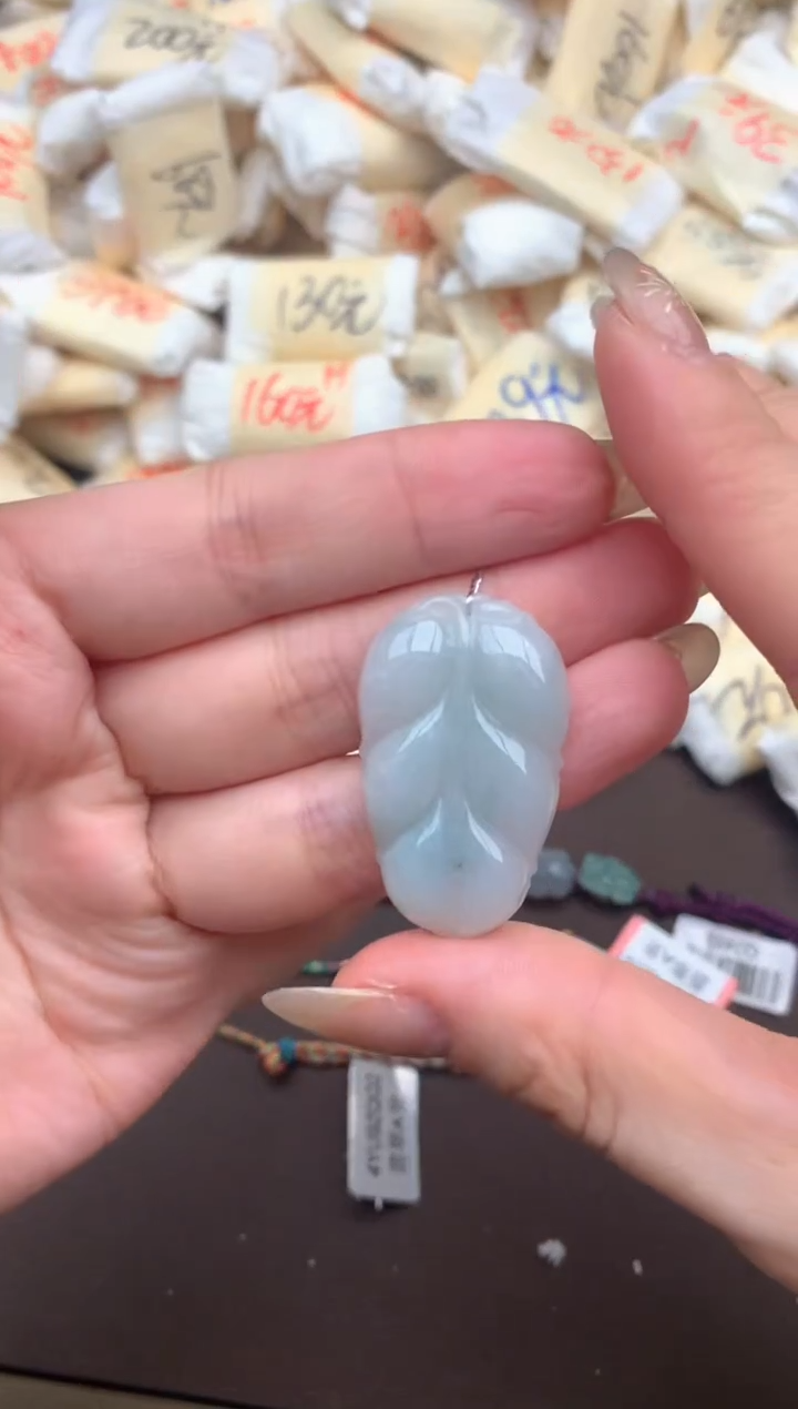 【闪购商品】翡翠挂件未镶嵌— 