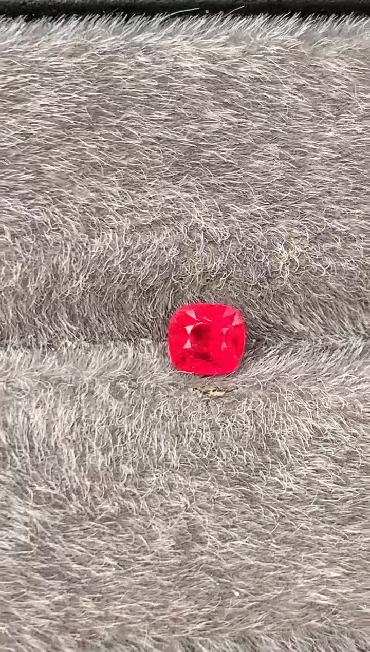 【闪购商品】定制尖晶石裸石未镶嵌0.47ct 绝地武士