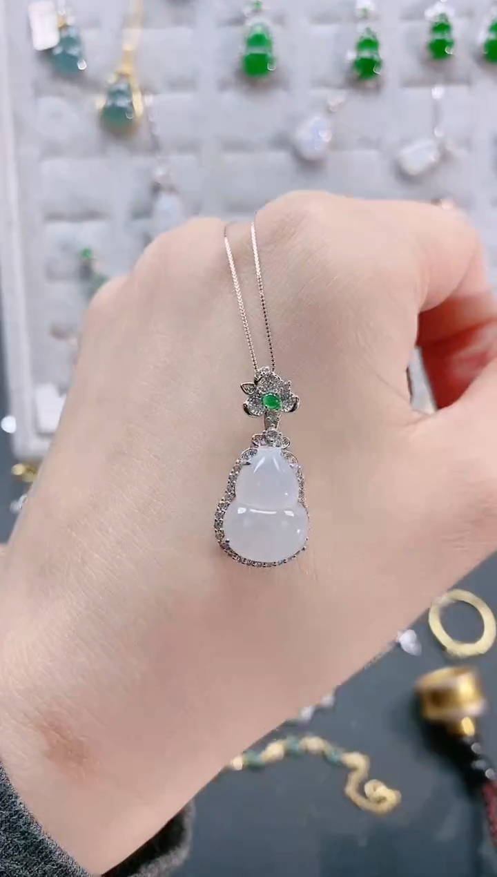 【闪购商品】翡翠颈饰银S925镶嵌天然翡翠