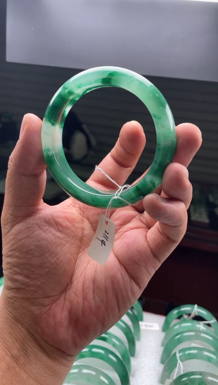 【闪购商品】石英质玉手镯未镶嵌手镯