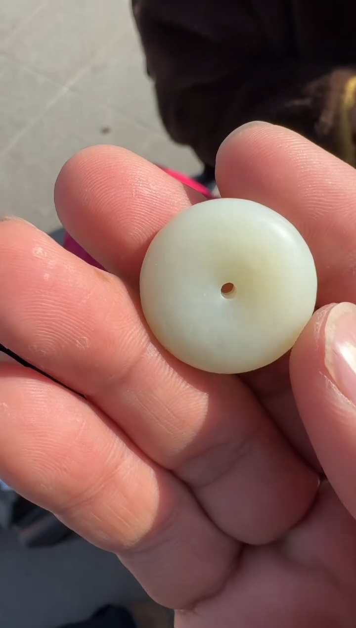 未镶嵌和田玉（糖玉）挂件和田玉