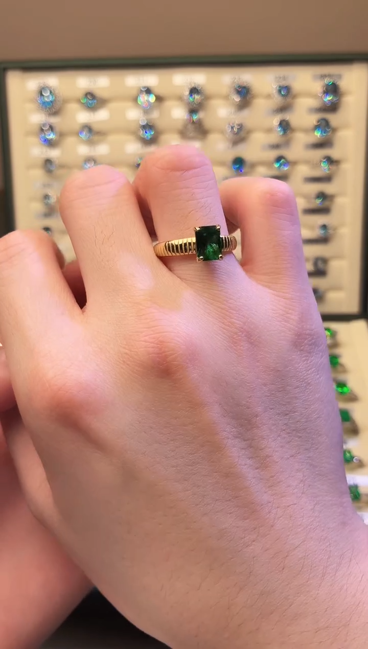 银S925镶嵌戒指祖母绿0000