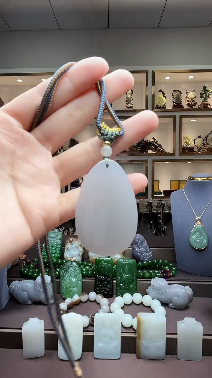 【闪购商品】和田玉颈饰未镶嵌苏