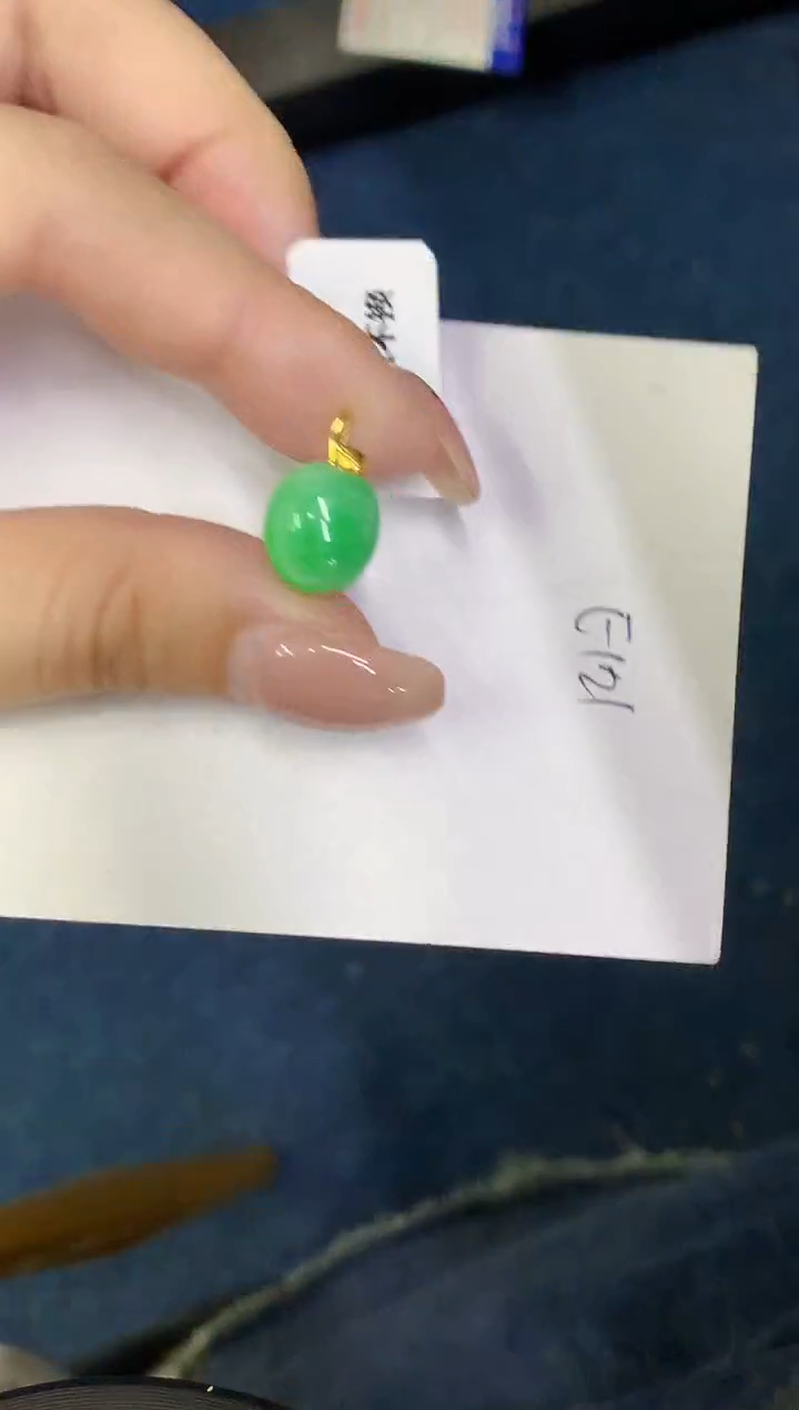 翡翠18K金镶嵌颈饰00000000000