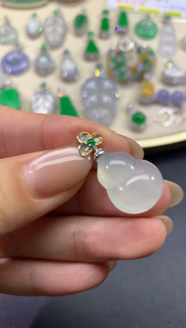 【闪购商品】翡翠吊坠(不含链)18K金镶嵌14天然A货翡翠（不退换）