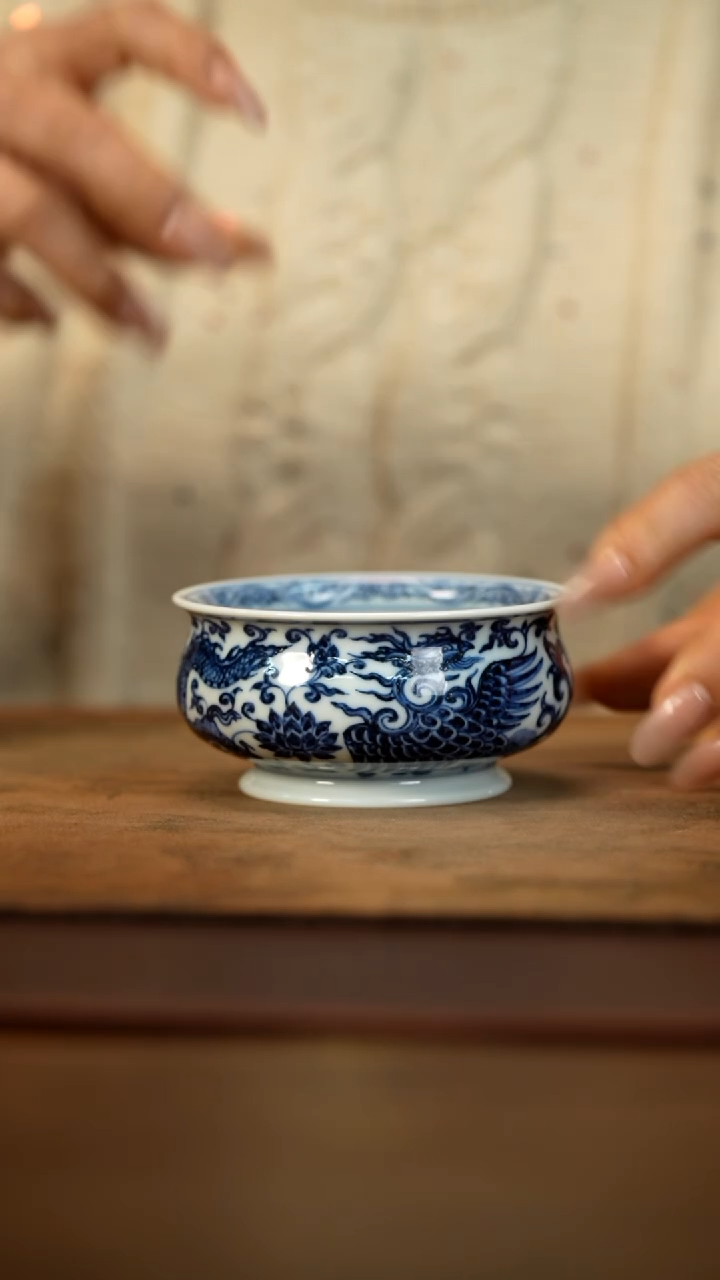 【闪购商品】青花缠枝龙凤矮炉式