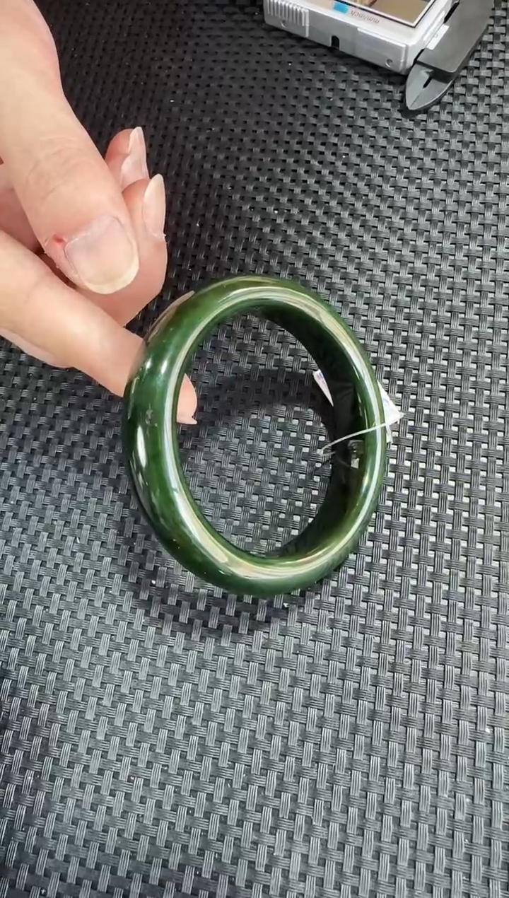 【闪购商品】和田玉（碧玉）手镯未镶嵌圈口约61mm