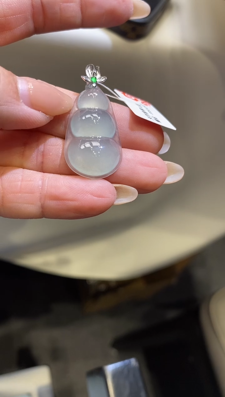 吊坠(不含链)18K金镶嵌翡翠福豆