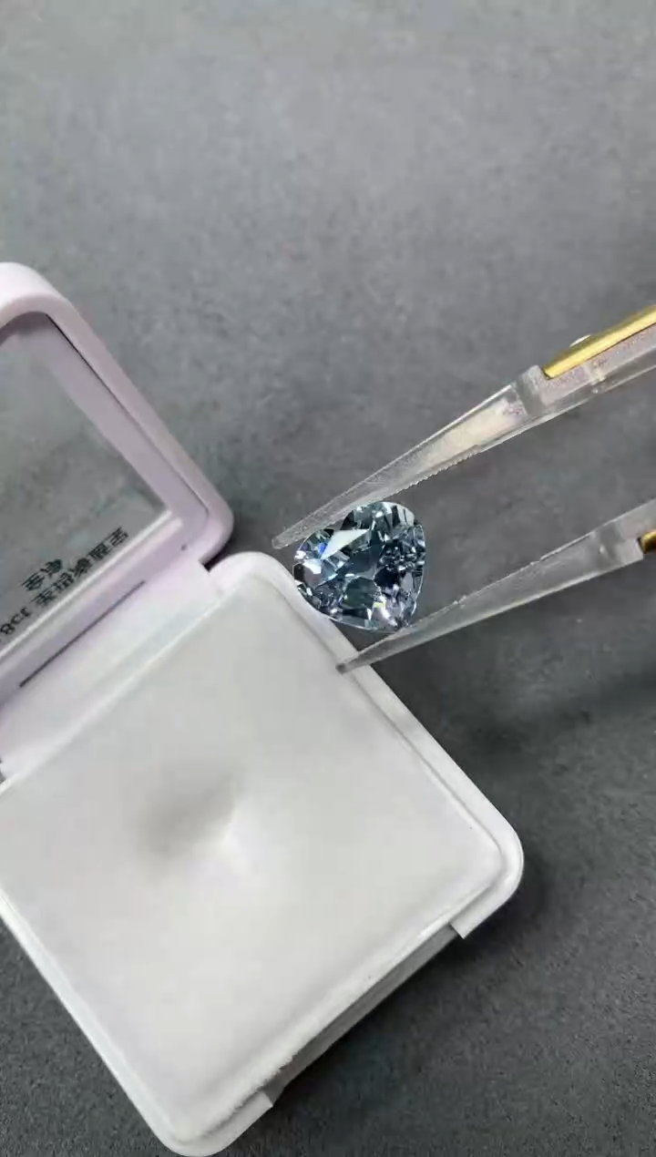 【闪购商品】海蓝宝石笔搁未镶嵌3.8ct 20