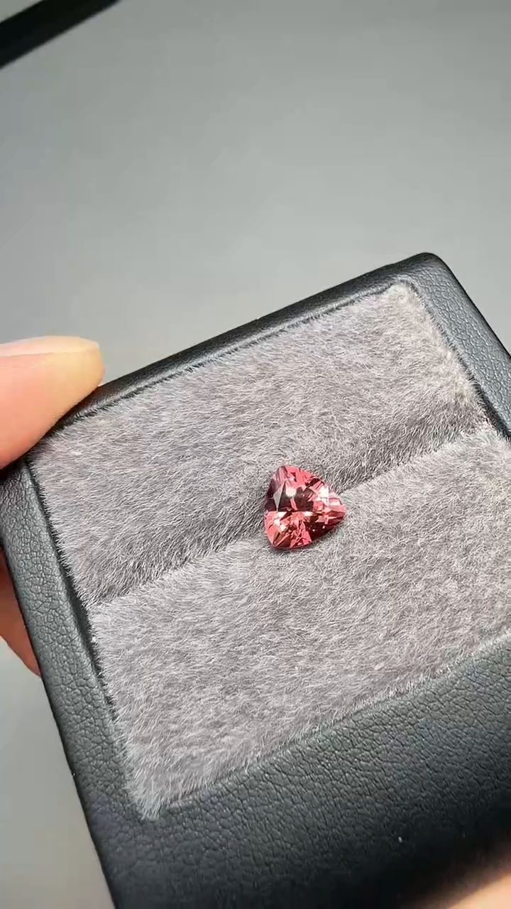 【闪购商品】碧玺三角未镶嵌1.7ct-A567-1p