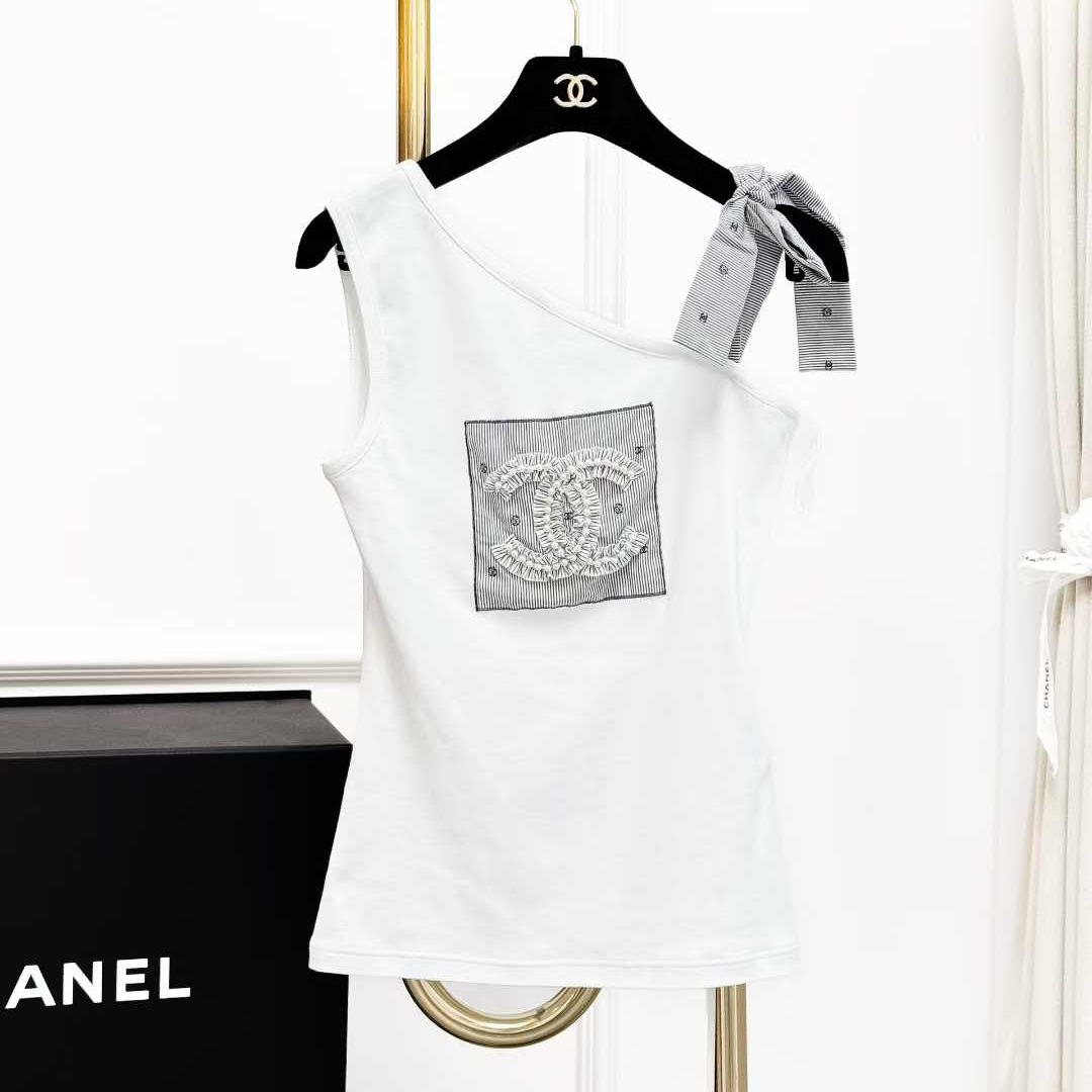 99新 Chanel/香奈儿 34码24P钉珠双C白色吊带上衣，背心