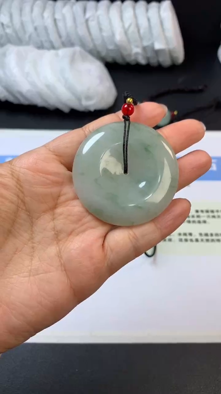 【闪购商品】石英质玉未镶嵌手镯A