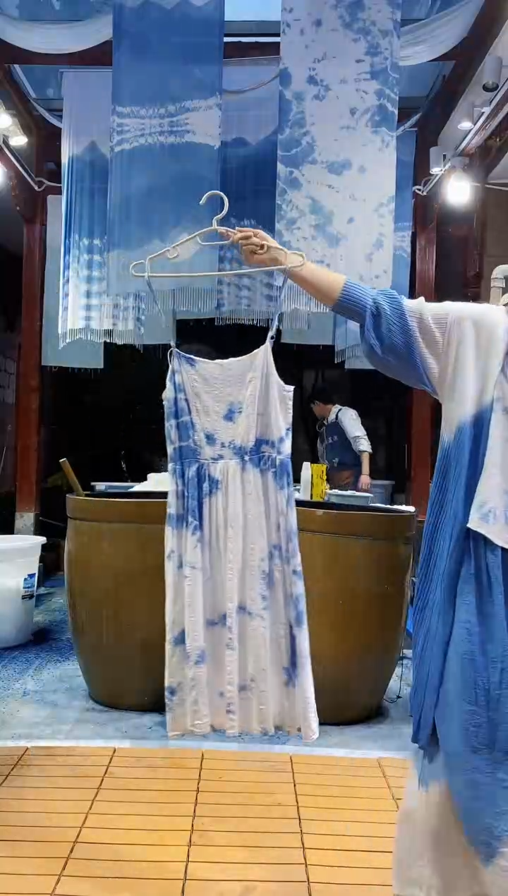 云浅蓝深 扎染服装 纯棉吊带裙 95斤以内穿 胸围76 均码