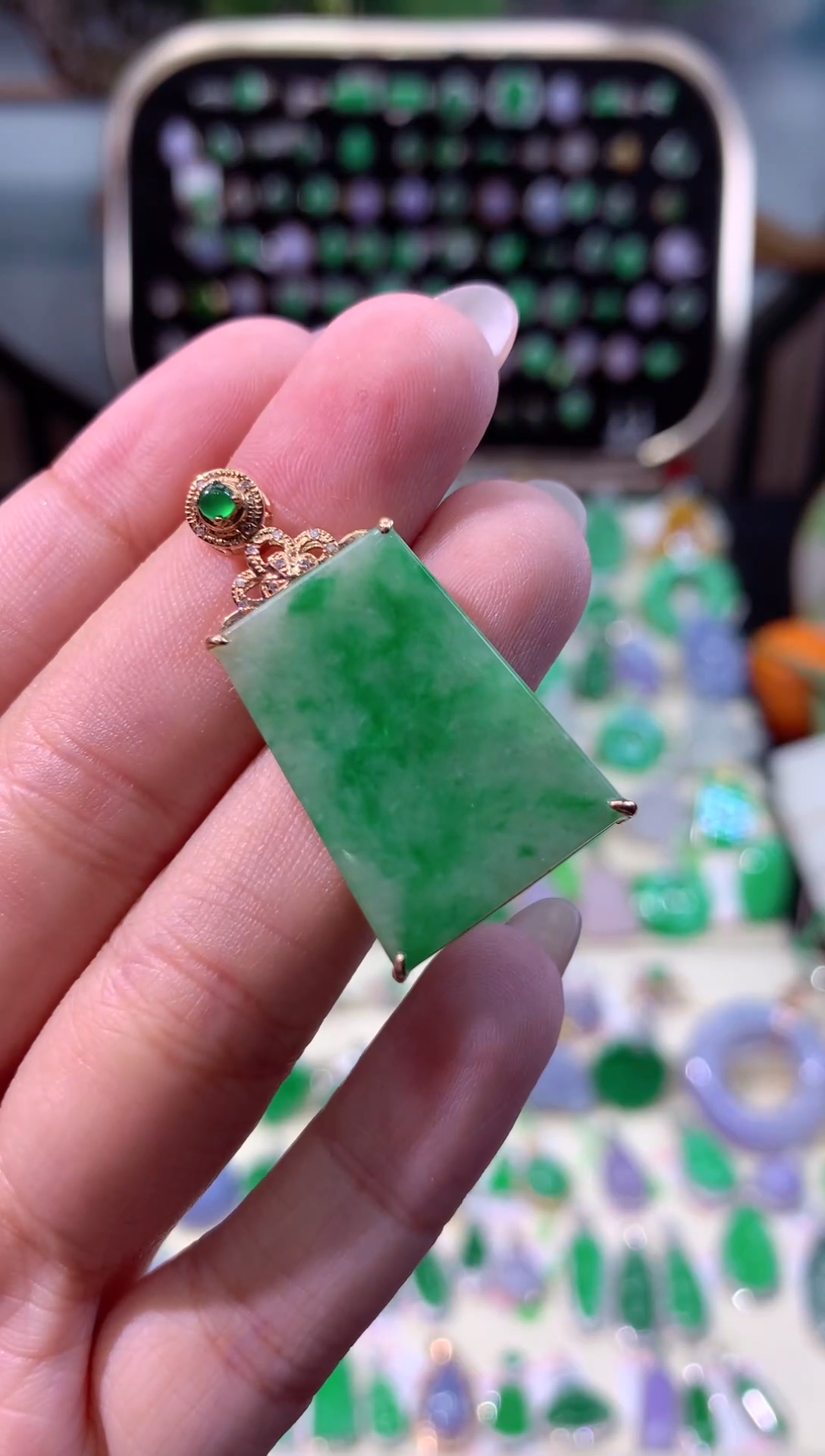 【闪购商品】翡翠颈饰18K金镶嵌缅甸天然A货翡翠