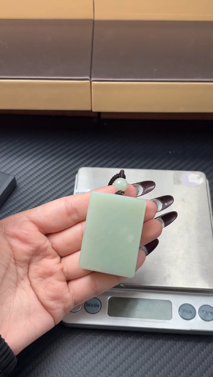 吊坠(赠链)未镶嵌和田玉且末迪克兰二细微色差吊坠h