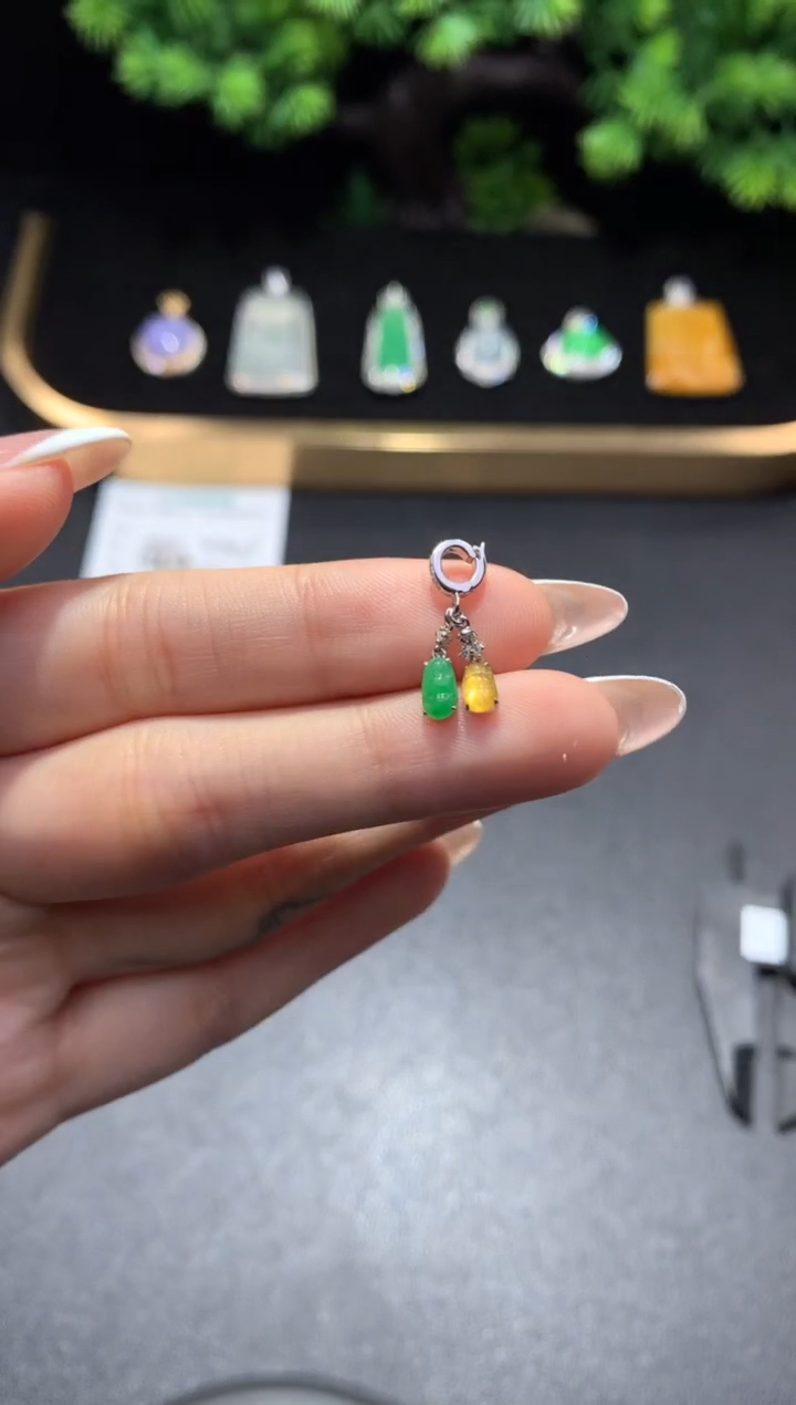 18K金镶嵌挂件翡翠48小时鉴赏期 退货不扣服务费