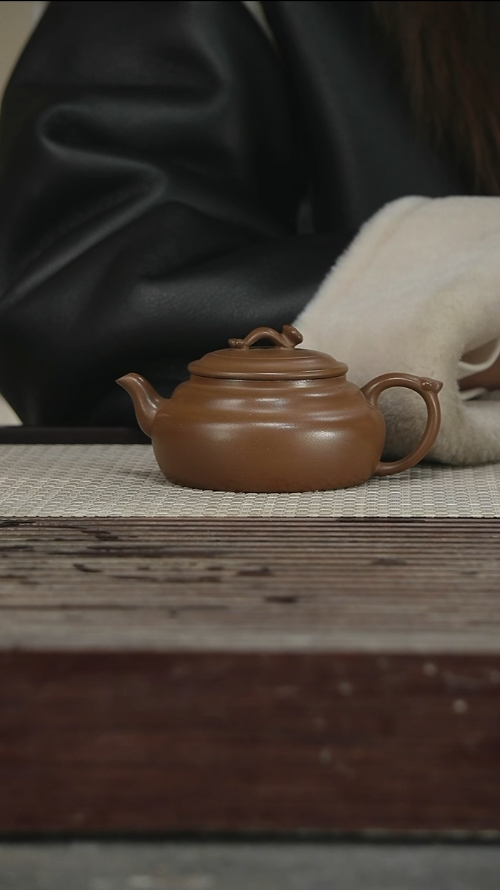 茶壶紫砂74号180CC