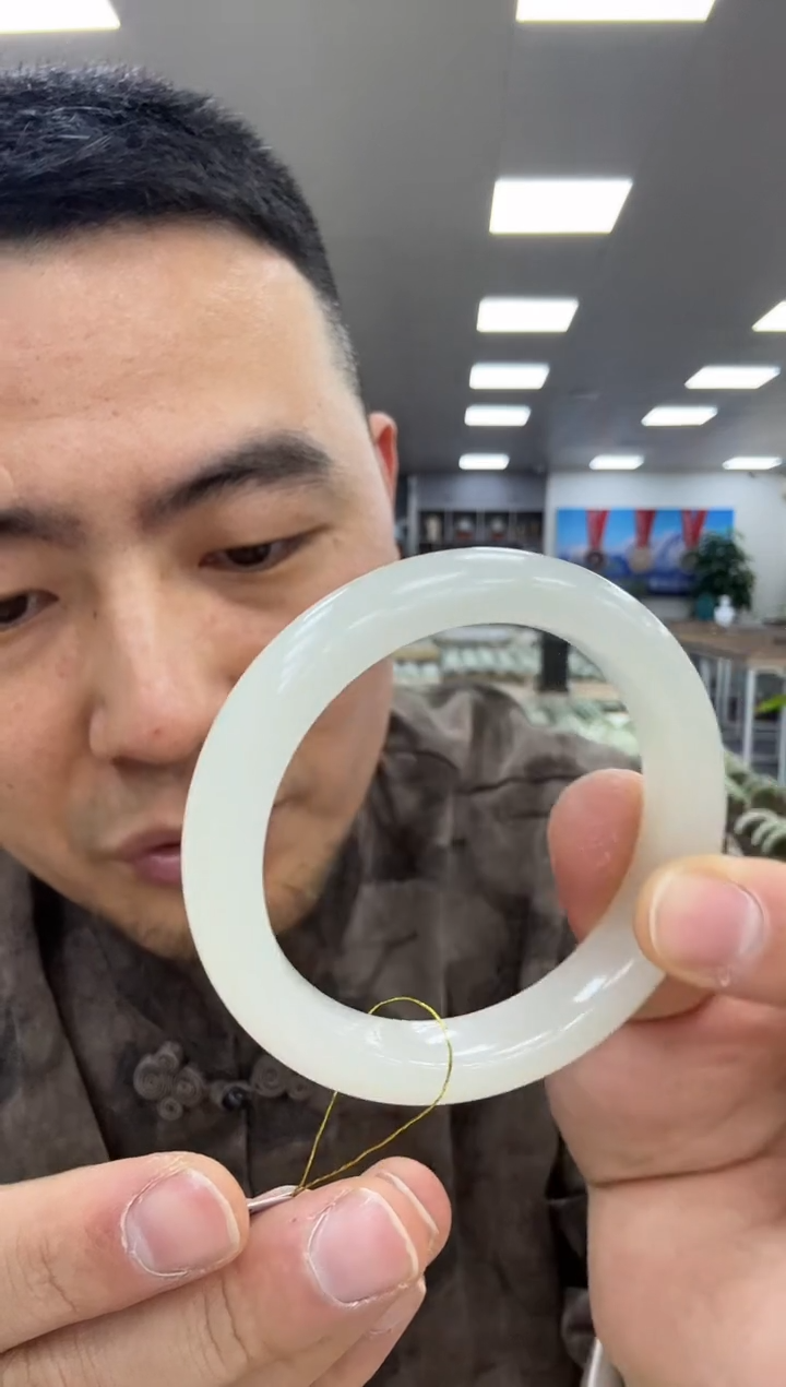【闪购商品】和田玉手镯未镶嵌55.5  999