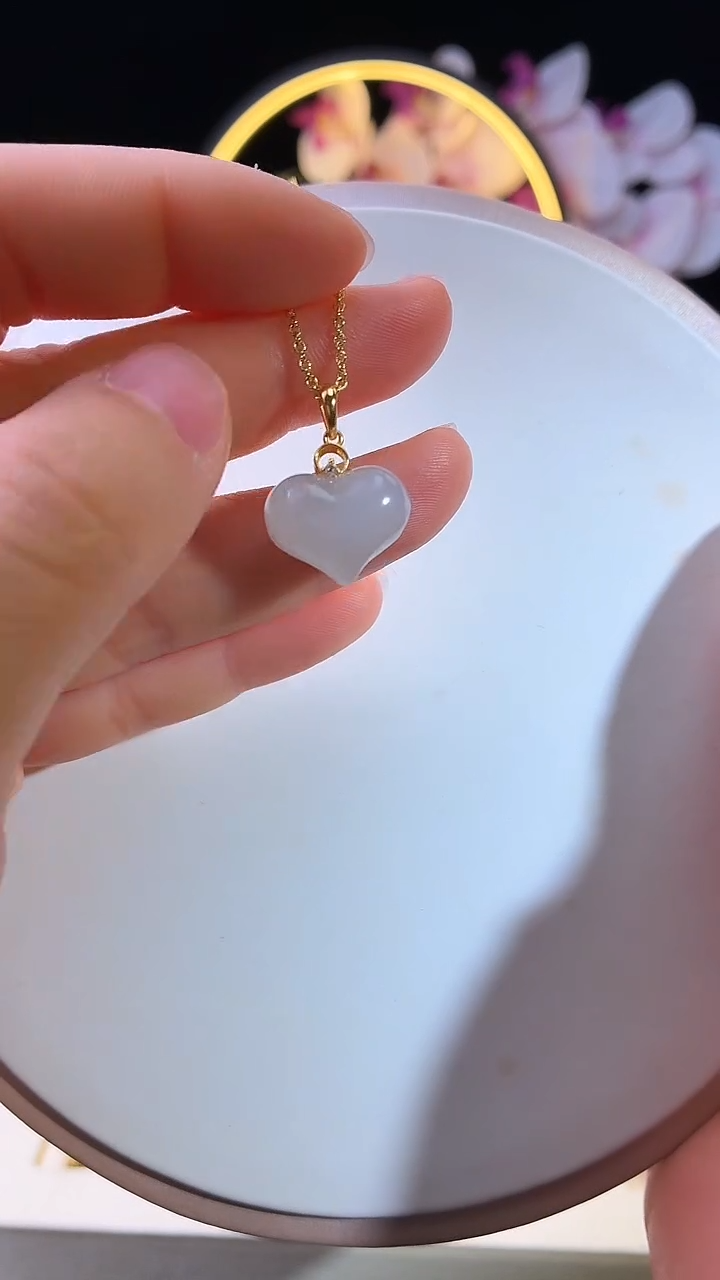 吊坠(赠链)银S925镶嵌和田玉冰晴爱心桃