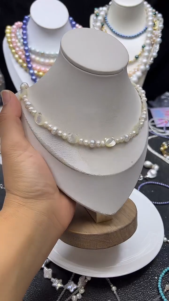 颈饰未镶嵌淡水珍珠多人