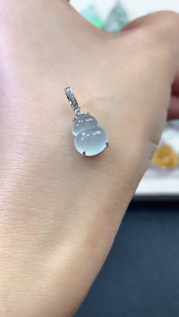 【闪购商品】翡翠吊坠(不含链)18K金镶嵌B18     