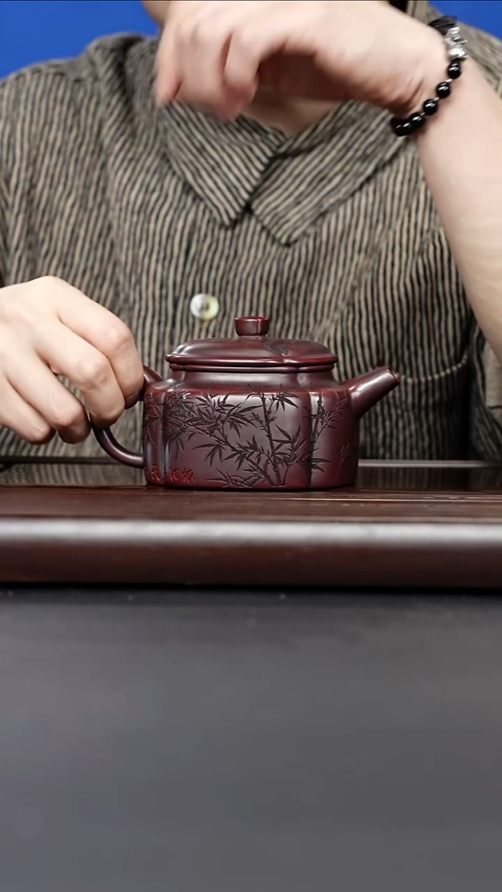 紫砂壶筋纹德钟 龙山古乌泥 吴国政 579